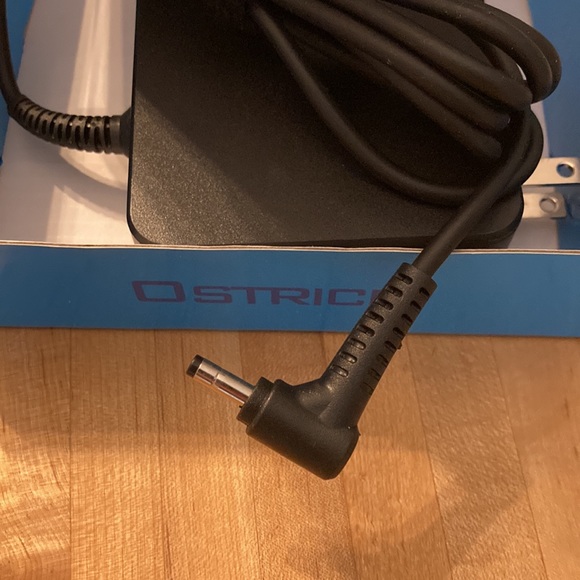 Laptop charger. IdeaPad Charger 65W 45W Round. Novo Flex 6-14 - Picture 2 of 4